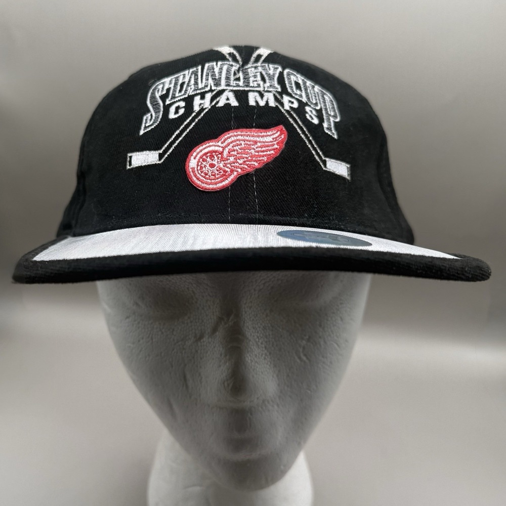 Detroit Red Wings 1998 Stanley Cup Champs Locker Room Starter Hat Vintage NWT